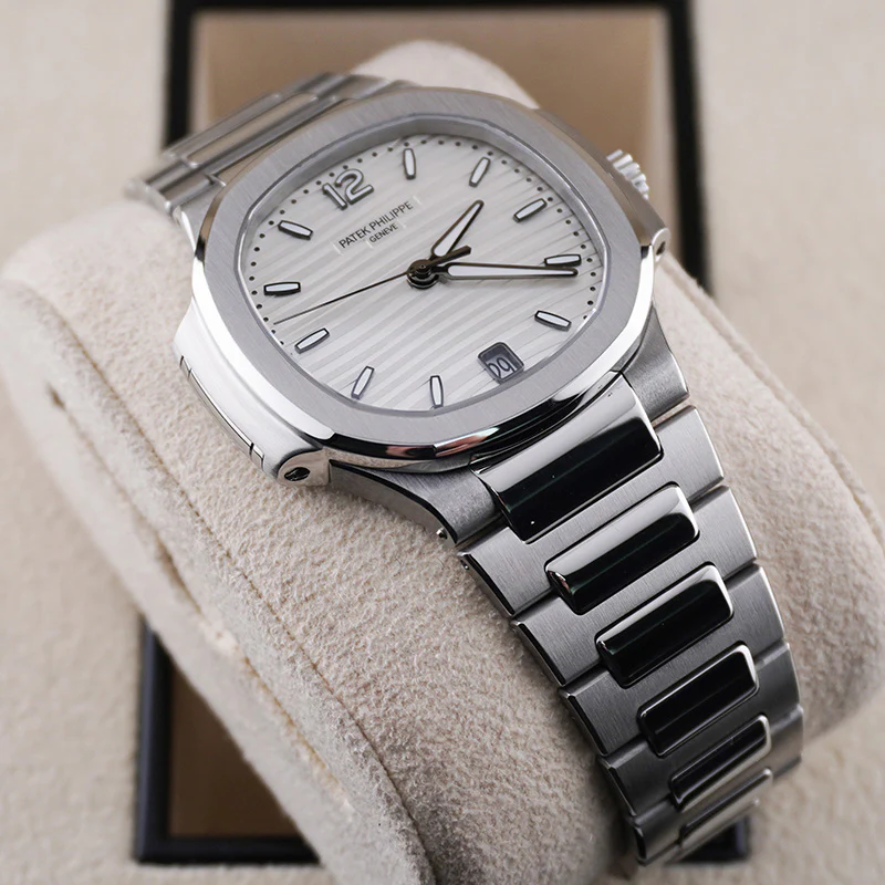 Patek Philippe Nautilus 35mm 7118/1A Silver Dial - Image 5