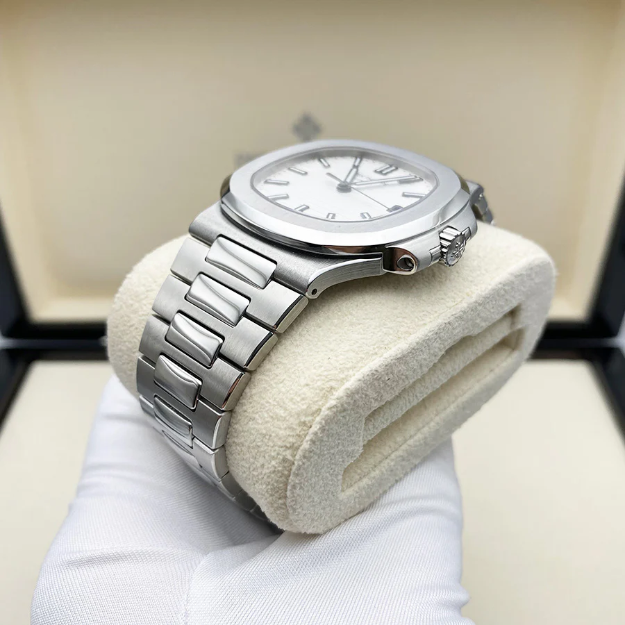 Patek Philippe Nautilus 40mm 5711/1A White Dial - Image 5