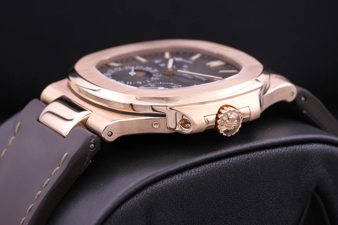 Patek Philippe Nautilus Moon Phase 40mm 5712R Black Dial - Image 4