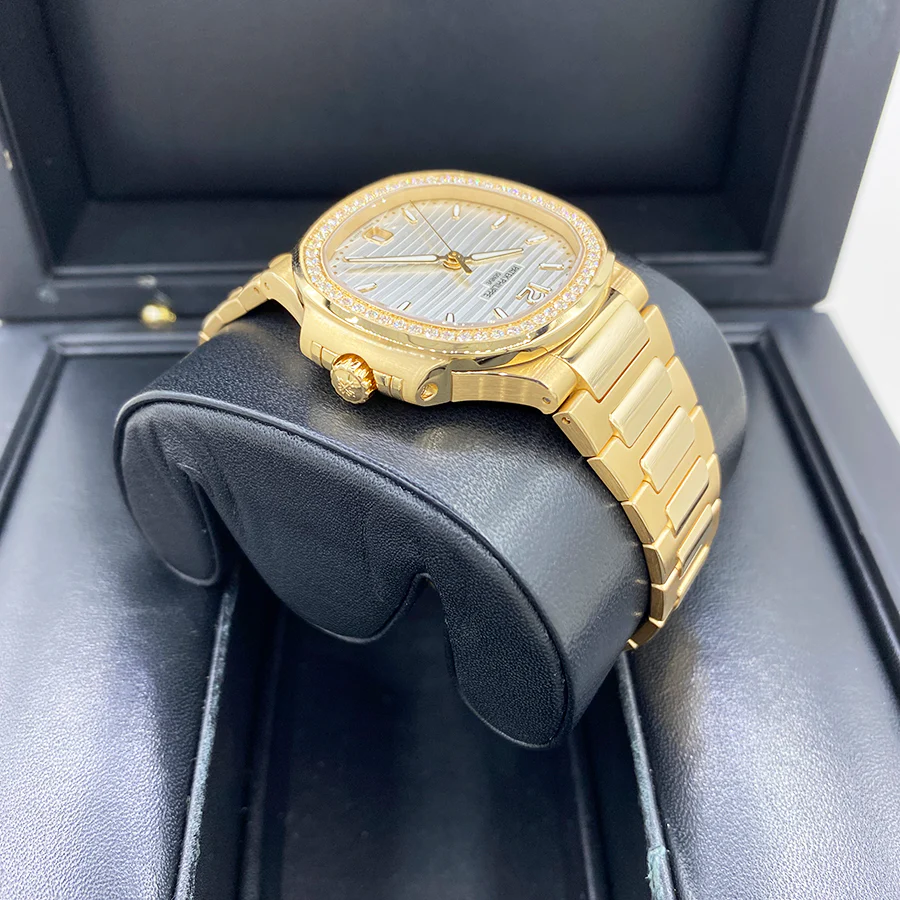 Patek Philippe Nautilus 35mm 7118/1200R Silver Dial - Image 4