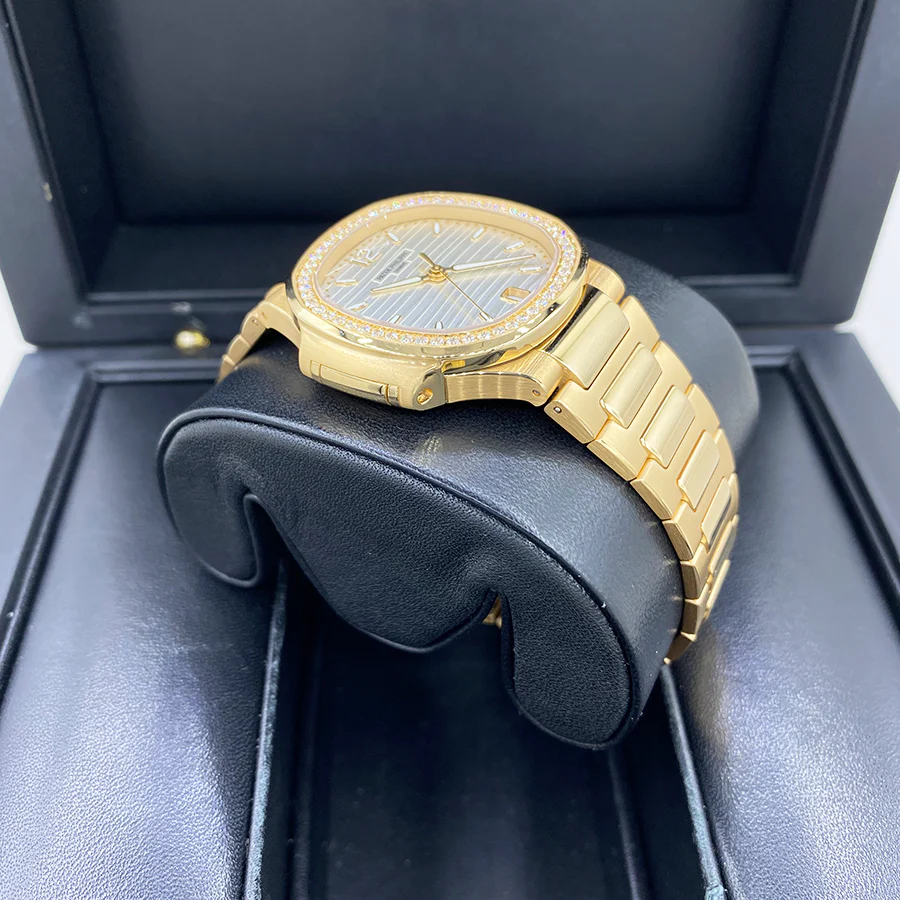 Patek Philippe Nautilus 35mm 7118/1200R Silver Dial - Image 2